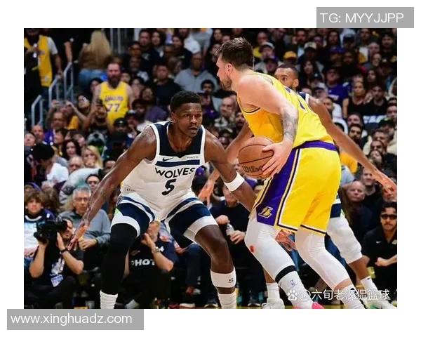 2010年季后赛湖人对雷霆第三场精彩回顾与赛后分析